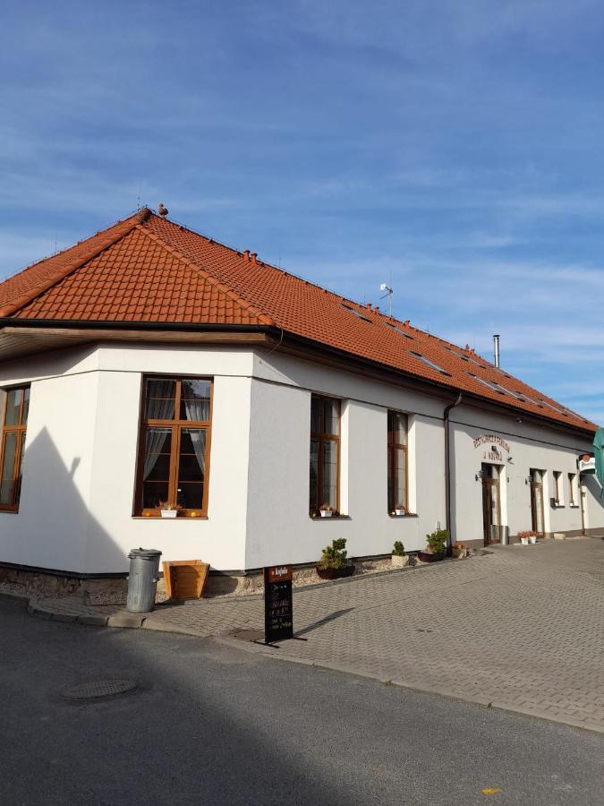 Penzion A Restaurace U Novaku Bítovany エクステリア 写真
